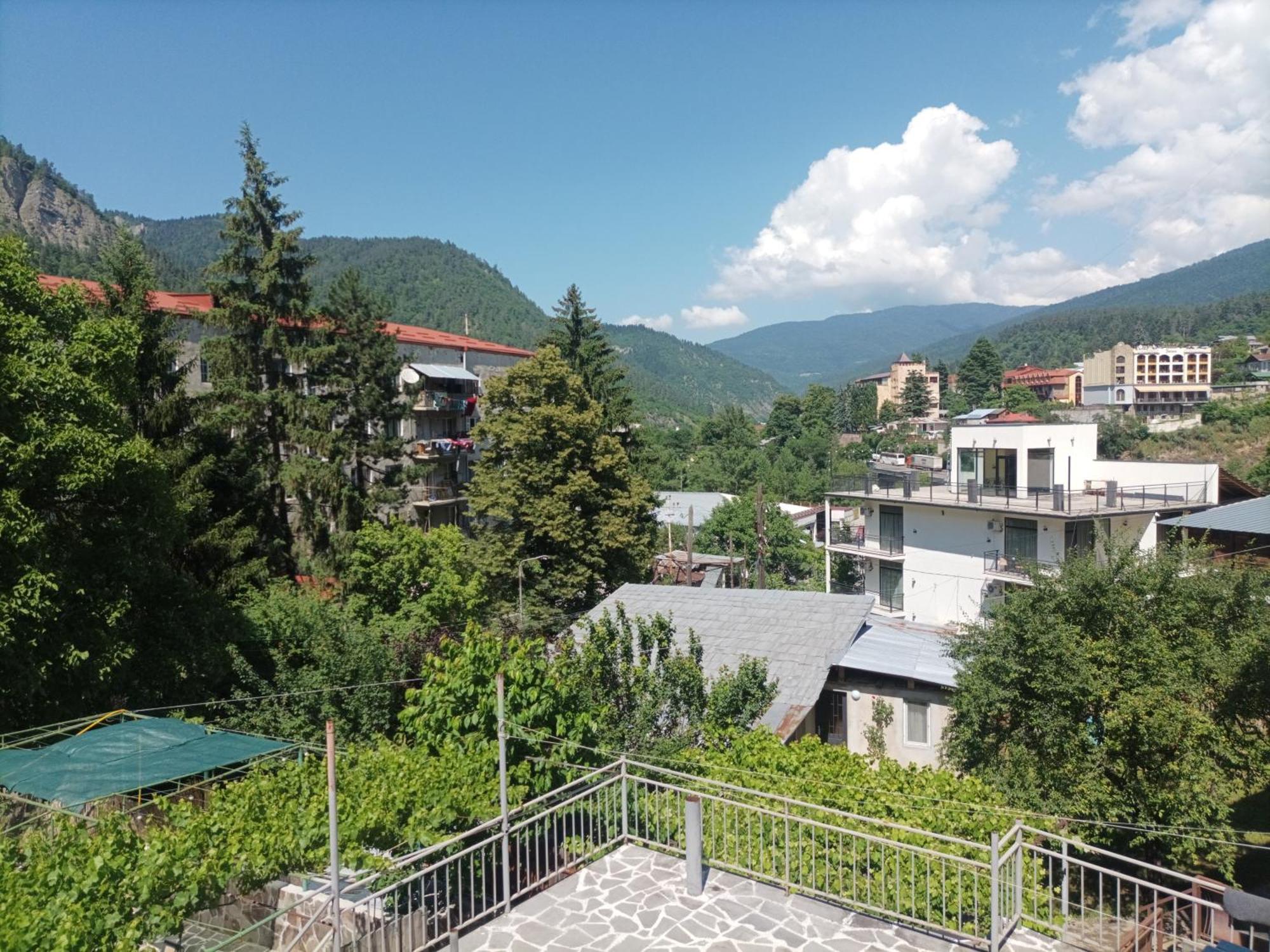 Guest House Casa Borjomi Bagian luar foto
